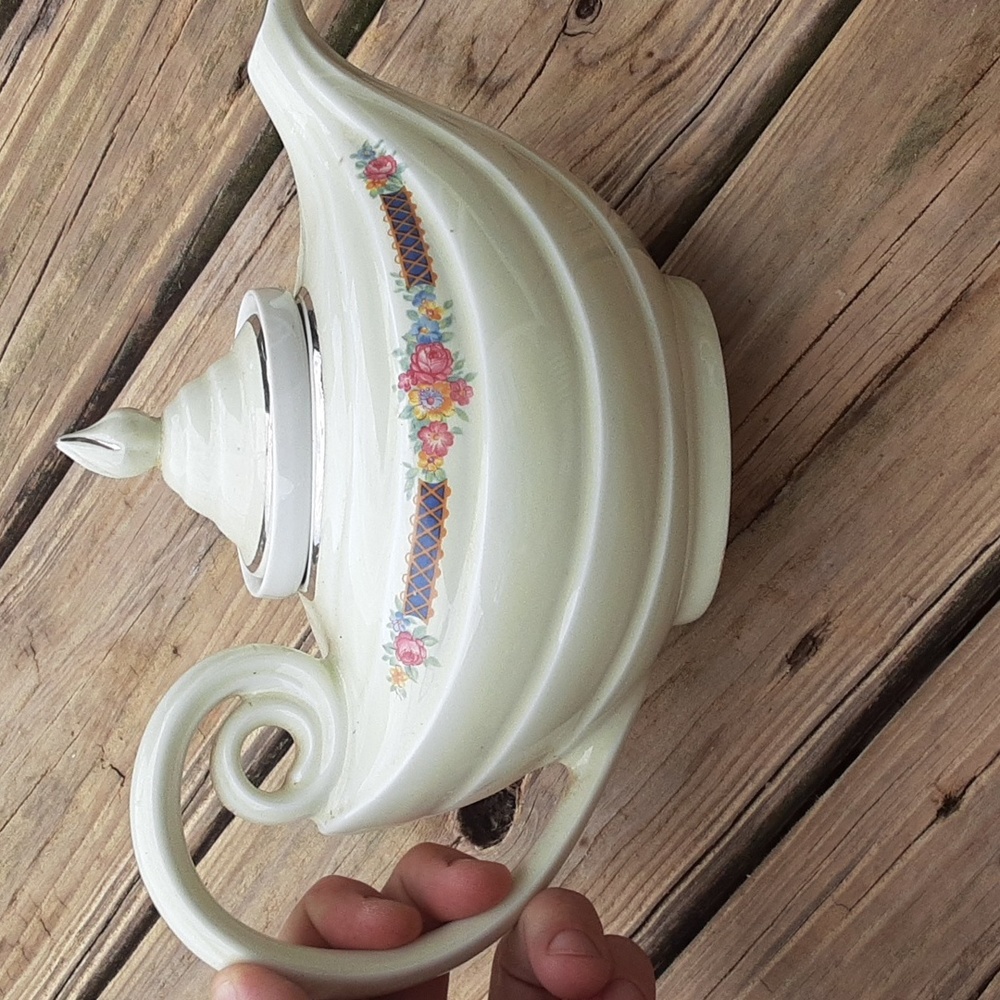 Awesome vintage Halls kitchenware teapot w platinum trim and all pieces